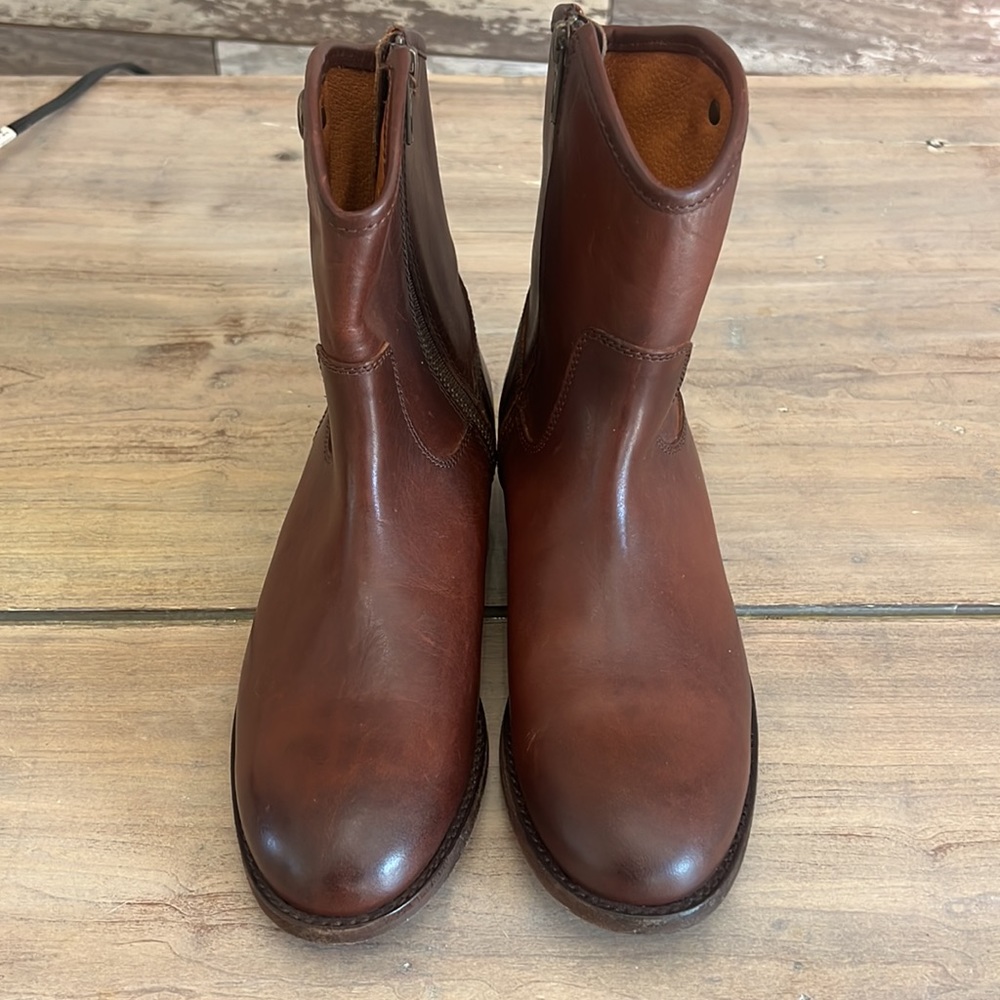 Frye Boots - Women’s Size 6 - Brown